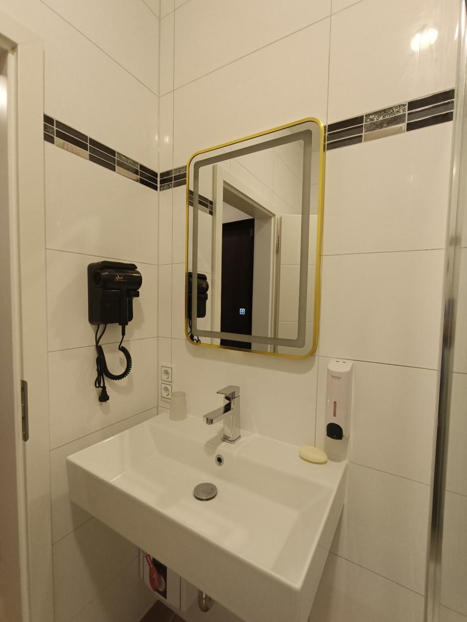 דורמאגן Hotel Destille חדר תמונה