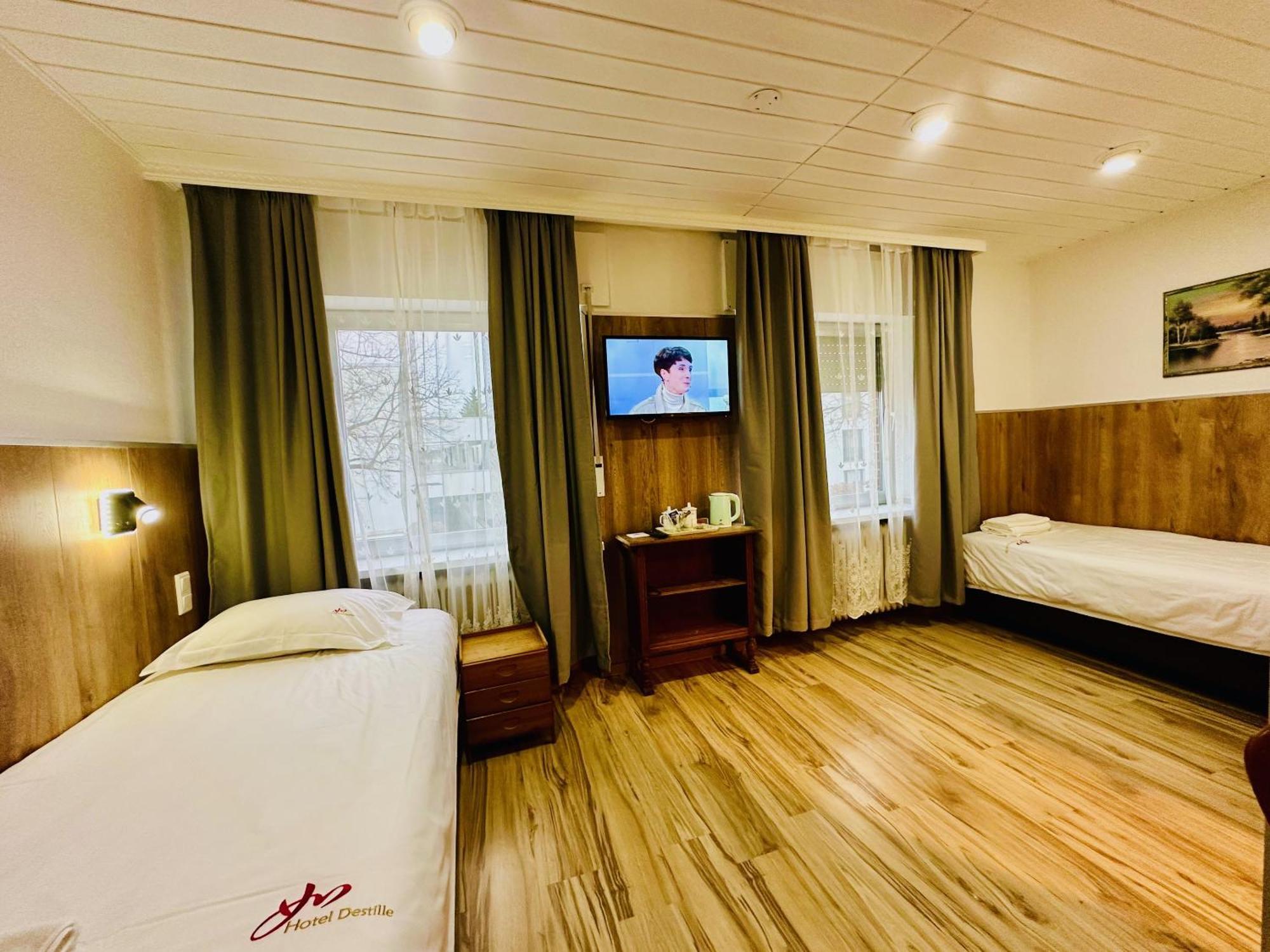 דורמאגן Hotel Destille חדר תמונה